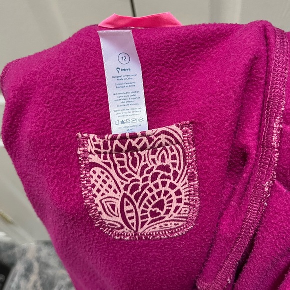 Girls Ivivva sweater size 12 - Picture 3 of 3